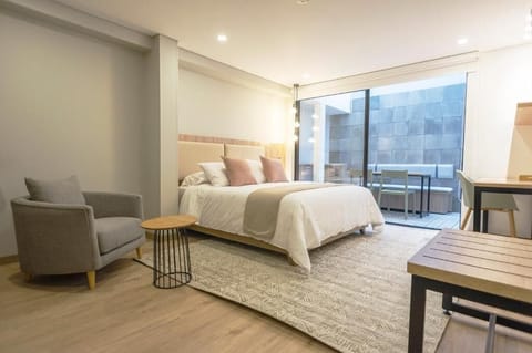 Suite | In-room safe, WiFi (free), individually furnished, bed sheets