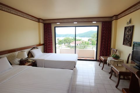 Superior Twin Room | In-room safe, desk, free WiFi