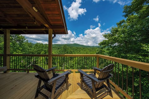 Welcome to Fuji Falls Cabin!