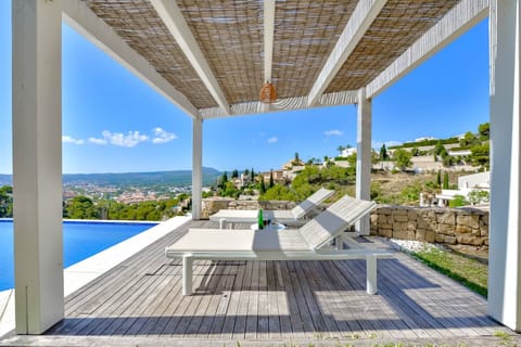 Atlas - By Almarina Villas (8129)