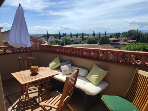 Apartment | Outdoor dining