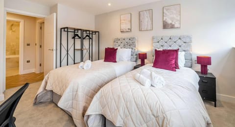 COMFORTABLE SINGLE BEDS FOR GUESTS, GET A SMALL DISCOUNT BY USING THE COUPON CODE "STAY5" ON OUR REDWOOD STAYS . COM WEBSITE!