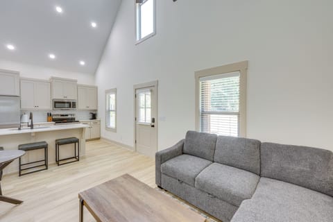 House (2 Bedrooms) | Interior