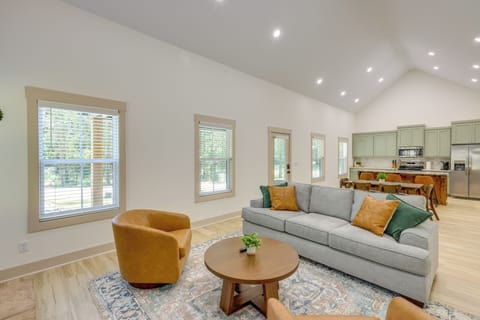 House (2 Bedrooms) | Interior