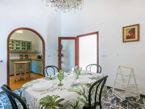 Furniture, Interior Design, Wall, Wood, Flooring, Table, Chair, Lighting, Floor, Dining Room