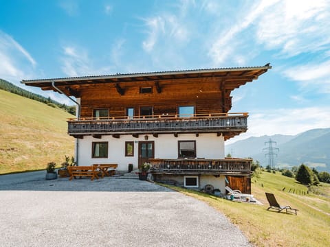 Sky, Landscape, Hill, Cloud, Rural Area, Mountain Range, Cottage, Slope, Hill Station, Valley