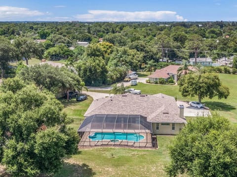 Welcome to your large, private, island oasis! Heated pool and spa.