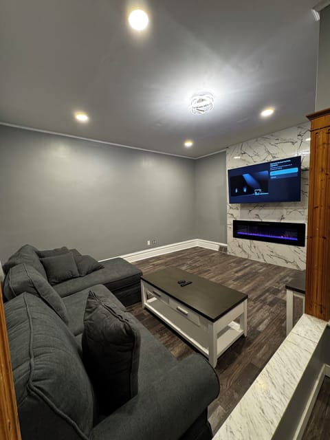Spacious livingroom with sofa bed