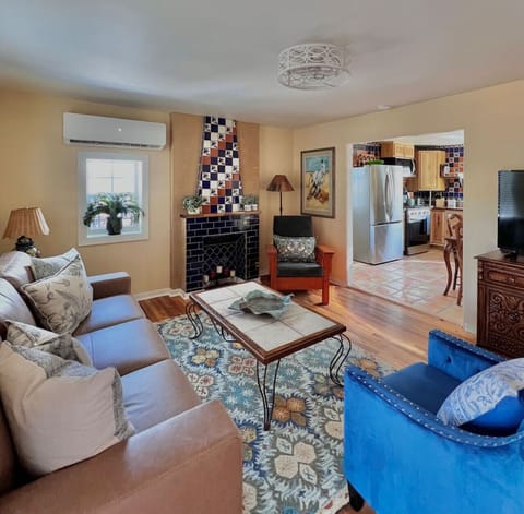 Living Room - Seating Area, TV, and Fireplace (DO NOT USE FIREPLACE)