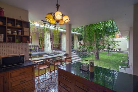 Classic Villa, 3 Bedrooms, Kitchen, Courtyard Area | Private kitchen | Fridge, microwave, stovetop, electric kettle