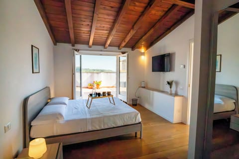 Junior Suite | Desk, laptop workspace, free WiFi, bed sheets