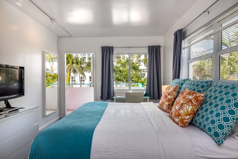 Standard Room, 1 King Bed, Courtyard View | View from room