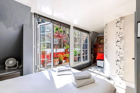 House (Stylish Mews Home in Kensington) | 3 bedrooms