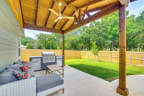 Dallas Vacation Rental | 3BR | 2BA | 1,450 Sq Ft | 1 Small Step to Enter