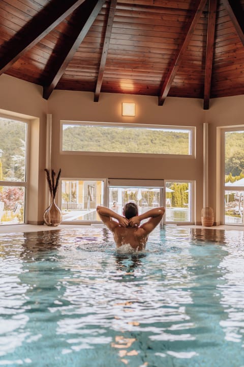 Sauna, hot tub, steam room, body treatments, hot stone massages