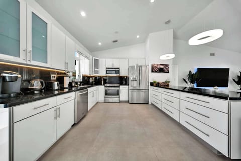 Chef's kitchen, ready for all your culinary needs.