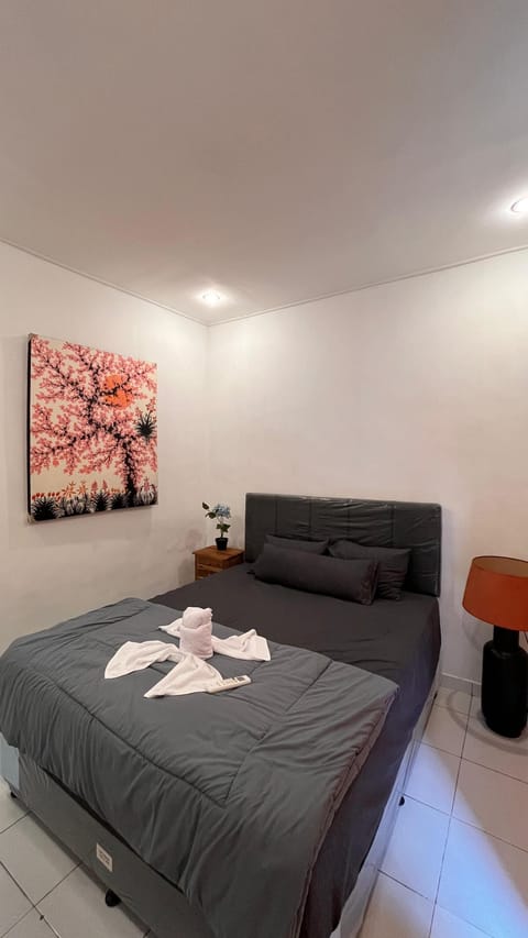 Deluxe Double Room, Garden View | Desk, free WiFi