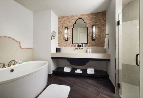 Signature Room, 1 King Bed (Grove) | Bathroom | Rainfall showerhead, designer toiletries, hair dryer, bathrobes