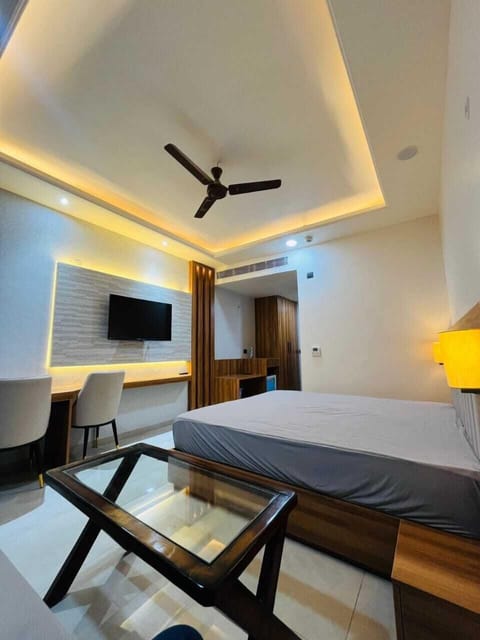 Deluxe Studio Suite | Free WiFi