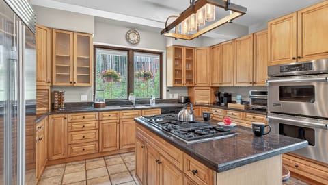 Kitchen, Main Level - with range on island