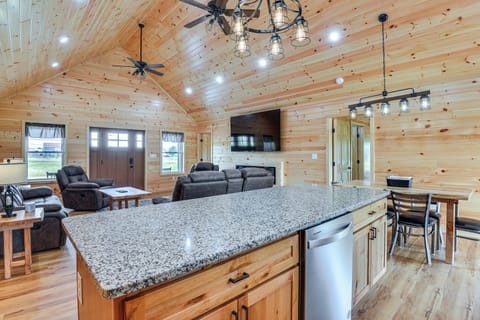 House (4 Bedrooms) | Interior