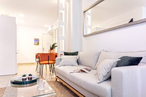 Apartment (1 Bedroom) | Living room | TV