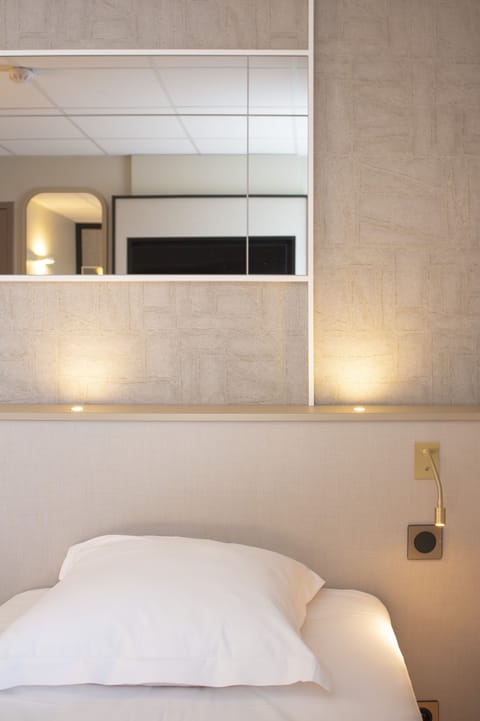 Twin Room | Desk, blackout drapes, soundproofing, free WiFi
