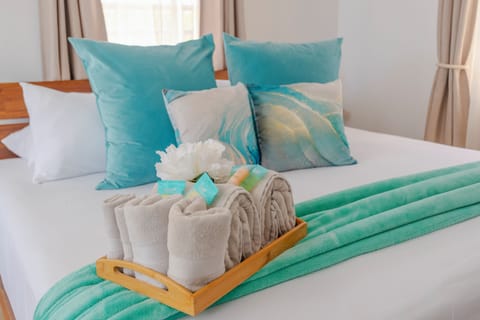 Cozy king bed