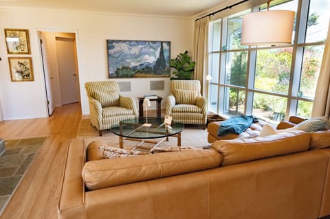 Living room with Samsung Frame TV