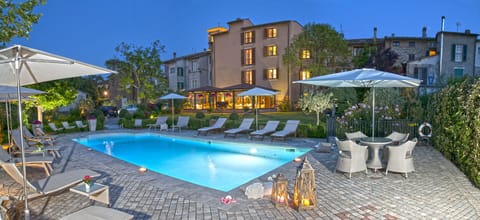 Seasonal outdoor pool, pool umbrellas, sun loungers
