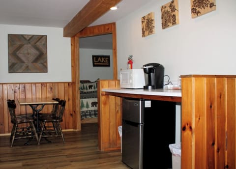 Deluxe Suite, 2 Bedrooms, 2 Bathrooms | Blackout drapes, free WiFi, bed sheets