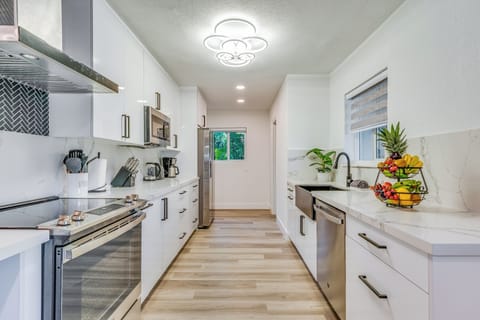 Luxury House, 4 Bedrooms, Private Pool, Garden View | Private kitchen | Coffee/tea maker, electric kettle, toaster, cleaning supplies