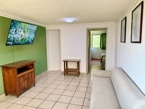 Classic Apartment, River View | Living area