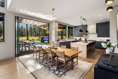 Slide open the doors—KLD and poolside merge into one unforgettable space