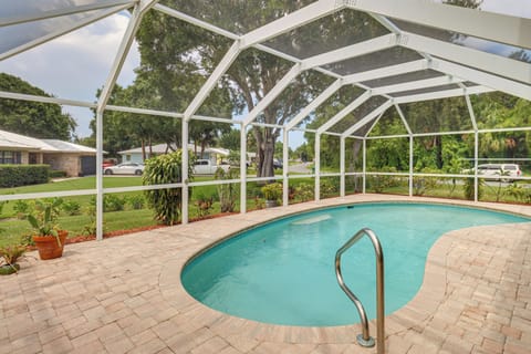 Sebastian Vacation Rental | 3BR | 2BA | 1,272 Sq Ft | 1 Small Step to Enter