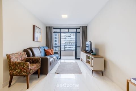 Basic Apartment | Living area