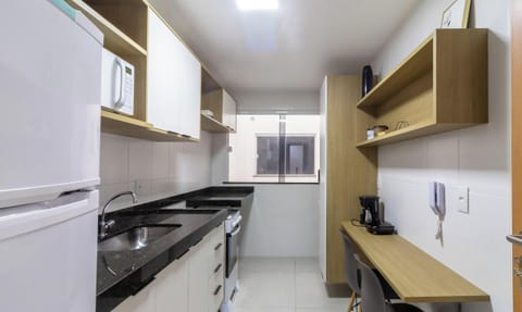 Basic Apartment | Private kitchen | Cookware/dishes/utensils