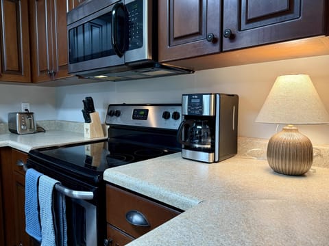 Leesburge Escape kitchen microwave and coffeemaker