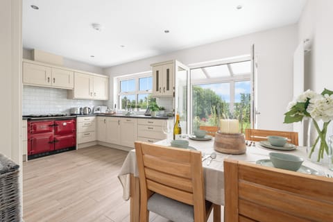 a08d76c9-a470-42e6-9a35-2c1760369a34