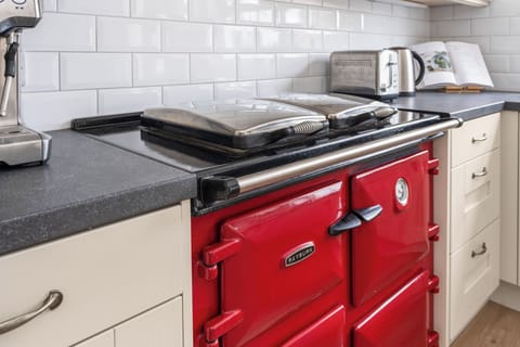 64e00f6a-8369-479f-8229-d23068c54113