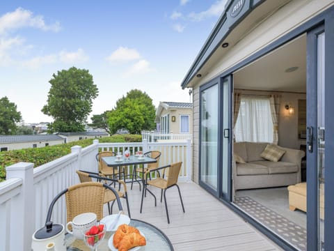 Exterior | Bay View 34, Weymouth