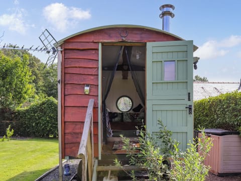Exterior | Glan Tywyn Shepherds Hut, Bryngwran Nr Rhosneigr