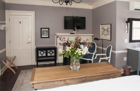 Room, Private Bathroom (6 - Virginia) | Premium bedding, individually decorated, individually furnished, desk