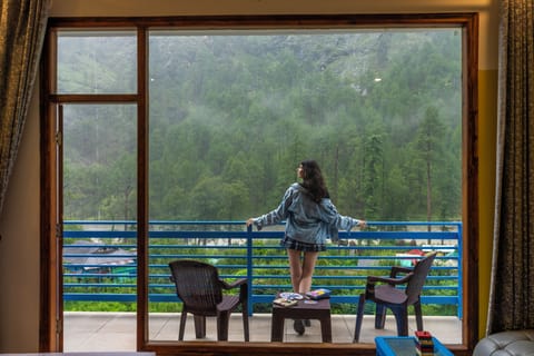 Deluxe Private AC Room with Balcony & River View and Ensuite Bathroom | Laptop workspace, free WiFi