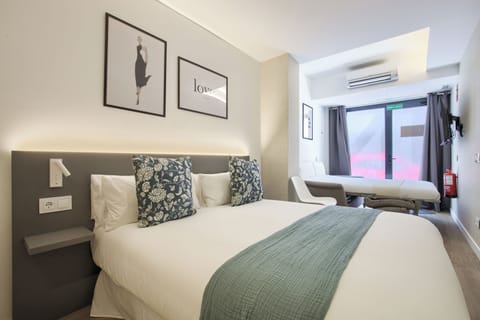 Standard Double Room, Ground Floor | Iron/ironing board, WiFi (free)