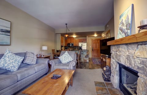 Condo, 1 Bedroom | Living area