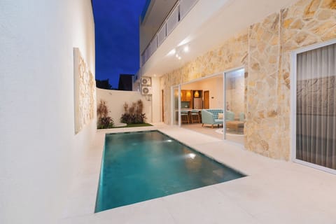 2 indoor pools, sun loungers