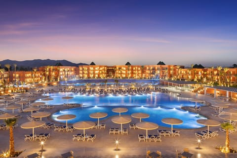 2 indoor pools, 13 outdoor pools