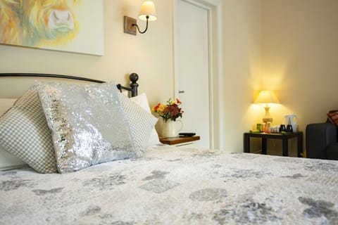 Superior Double Room, Patio | Desk, soundproofing, WiFi (free), bed sheets