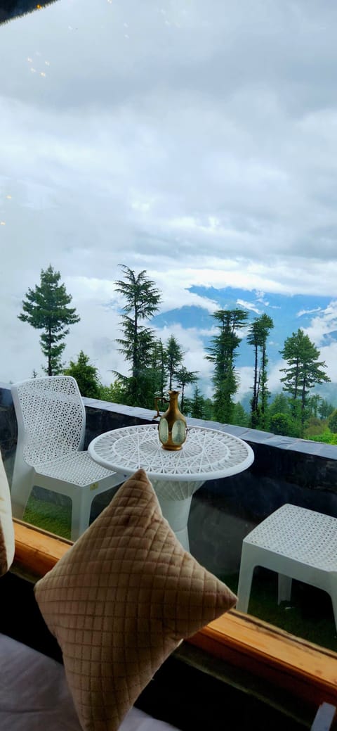 Deluxe Double Room, Mountain View | Premium bedding, memory foam beds, desk, laptop workspace